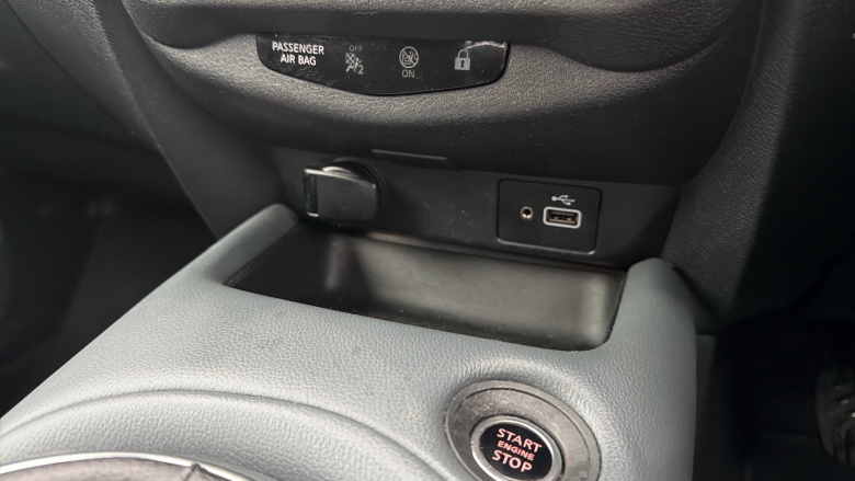 Nissan Juke 1.0 DiG-T N-Connecta 5dr Petrol Hatchback